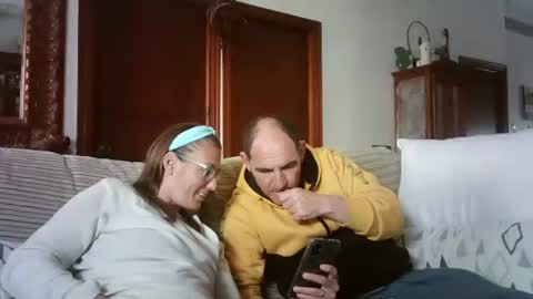 Snapshot of lolahueso chatting on March 6, 3:35 pm LOLA HUESO y ERIC online show from March 6, 3:35 pm
