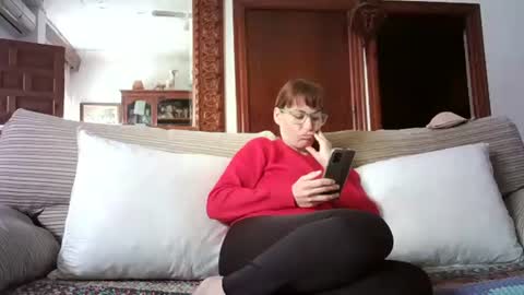 Snapshot of lolahueso chatting on March 9, 9:24 am LOLA HUESO y ERIC online show from March 9, 9:24 am