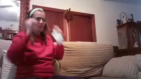 Snapshot of lolahueso chatting on March 8, 4:50 pm LOLA HUESO y ERIC online show from March 8, 4:50 pm