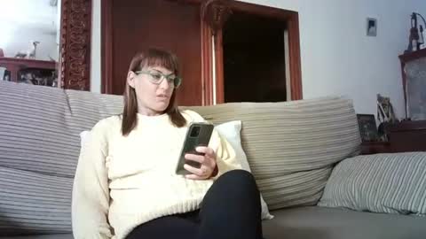 Snapshot of lolahueso chatting on March 10, 8:50 am LOLA HUESO y ERIC online show from March 10, 8:50 am