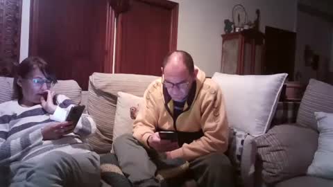 Snapshot of lolahueso chatting on February 28, 5:59 pm LOLA HUESO y ERIC online show from February 28, 5:59 pm