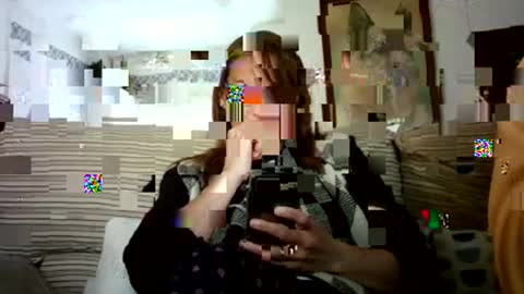 Snapshot of lolahueso chatting on February 11, 3:51 pm LOLA HUESO y ERIC online show from February 11, 3:51 pm