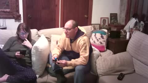 Snapshot of lolahueso chatting on February 19, 6:10 pm LOLA HUESO y ERIC online show from February 19, 6:10 pm