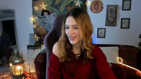Snapshot of lolalemona chatting on December 7, 9:33 am lolalemona online show from December 7, 9:33 am