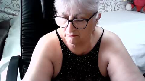 Snapshot of lolkaalyss chatting on February 17, 11:34 am LolkaAlyss online show from February 17, 11:34 am
