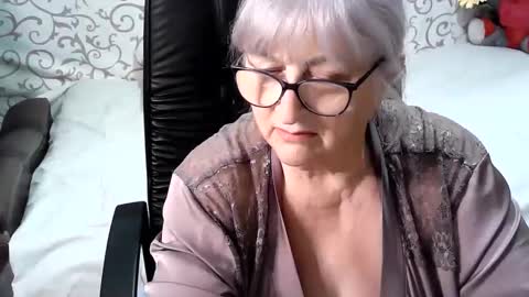Snapshot of lolkaalyss chatting on February 16, 2:54 pm LolkaAlyss online show from February 16, 2:54 pm