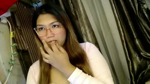 Snapshot of louheart chatting on February 9, 3:01 pm Sweet online show from February 9, 3:01 pm