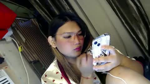 Snapshot of louheart chatting on March 11, 5:13 am Sweet online show from March 11, 5:13 am