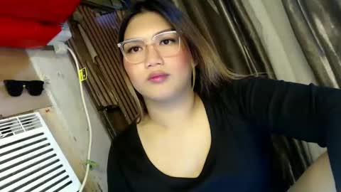 Snapshot of louheart chatting on March 2, 8:18 pm Sweet online show from March 2, 8:18 pm