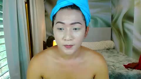 Snapshot of louie_sexy chatting on February 15, 5:51 am Cathy online show from February 15, 5:51 am