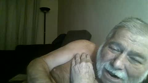 louis_chokdee online show from December 5, 4:28 pm