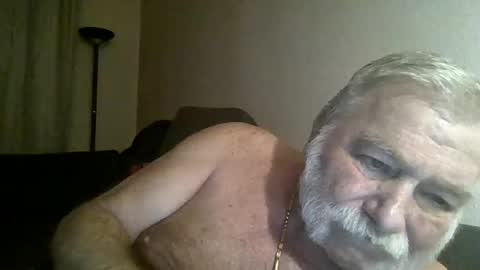 louis_chokdee online show from December 7, 4:09 pm