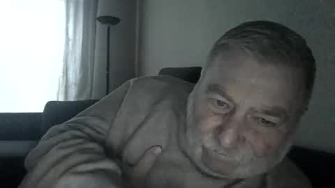 louis_chokdee online show from December 6, 2:55 pm