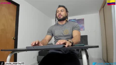 Snapshot of louis_marley_ chatting on February 27, 1:52 am louis_marley_ online show from February 27, 1:52 am