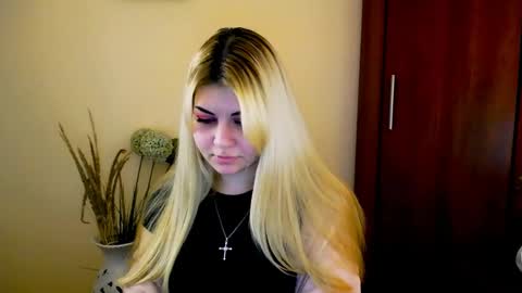 Alexya online show from January 7, 2:08 pm