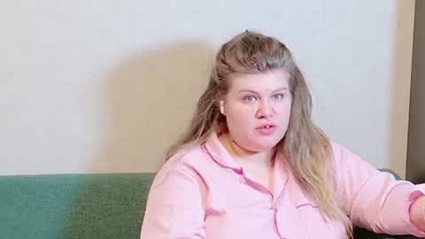 Snapshot of love_wiggy18 chatting on January 13, 12:35 pm Ally online show from January 13, 12:35 pm