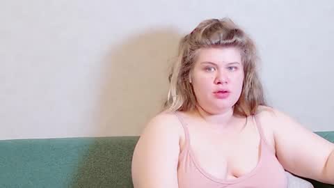 Snapshot of love_wiggy18 chatting on February 20, 12:47 pm Ally online show from February 20, 12:47 pm