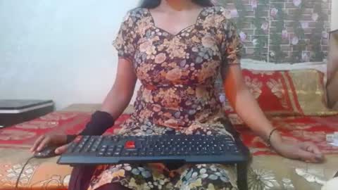 Snapshot of lovefunnitya chatting on February 25, 1:41 am Divya online show from February 25, 1:41 am