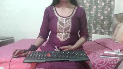 Snapshot of lovefunnitya chatting on February 6, 8:18 am Divya online show from February 6, 8:18 am