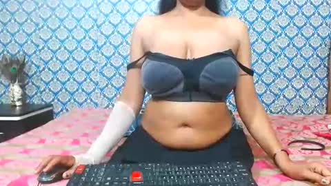 Snapshot of lovefunnitya chatting on September 10, 1:28 am Divya online show from September 10, 1:28 am