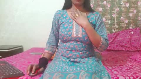 Snapshot of lovefunnitya chatting on February 7, 12:39 pm Divya online show from February 7, 12:39 pm