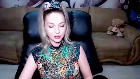 private open online show from January 18, 4:42 pm