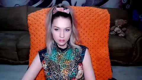 private open online show from February 1, 4:00 pm