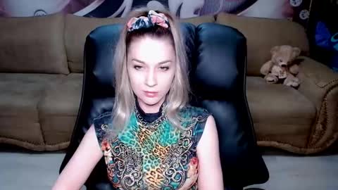 private open online show from March 11, 4:18 pm