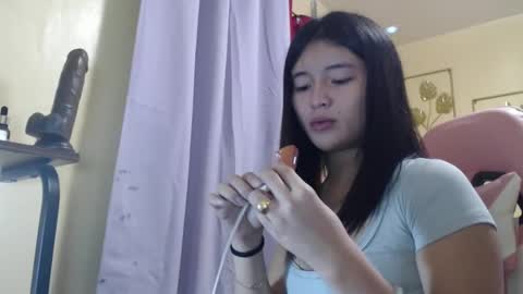 Lovely Laura online show from September 20, 9:45 am