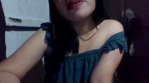 lovelymocha27s online show from March 5, 12:33 pm