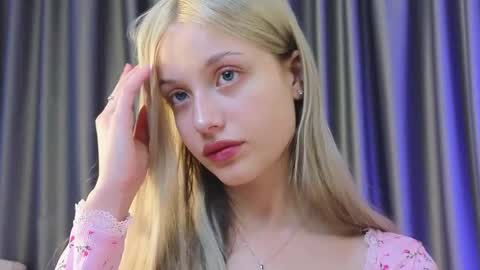 Snapshot of lovendy chatting on February 11, 2:24 pm NTMY IM LANA online show from February 11, 2:24 pm