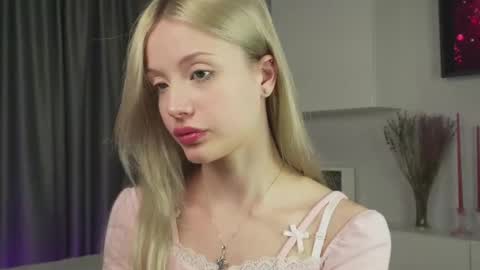 Snapshot of lovendy chatting on March 11, 3:34 pm NTMY IM LANA online show from March 11, 3:34 pm