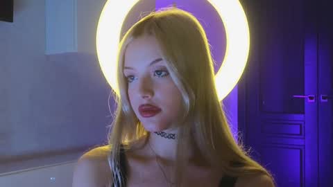Snapshot of lovendy chatting on January 30, 1:20 pm NTMY IM LANA online show from January 30, 1:20 pm
