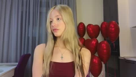 Snapshot of lovendy chatting on February 15, 8:22 pm NTMY IM LANA online show from February 15, 8:22 pm