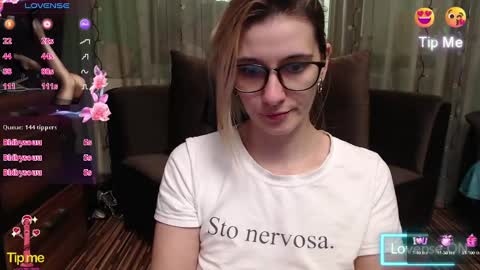 Snapshot of lovingfeetheels chatting on March 12, 12:15 pm Antonia online show from March 12, 12:15 pm