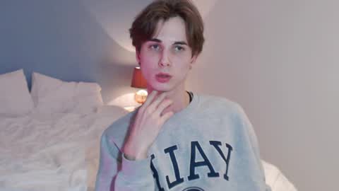 Snapshot of lucacharm chatting on December 22, 10:25 pm lucacharm online show from December 22, 10:25 pm