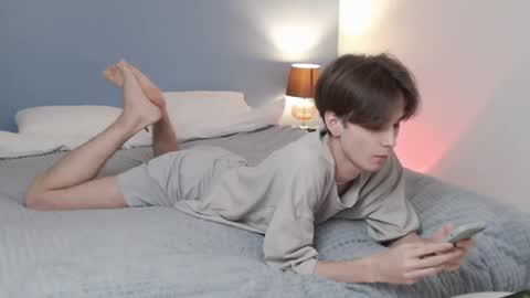Snapshot of lucacharm chatting on February 21, 12:05 am lucacharm online show from February 21, 12:05 am