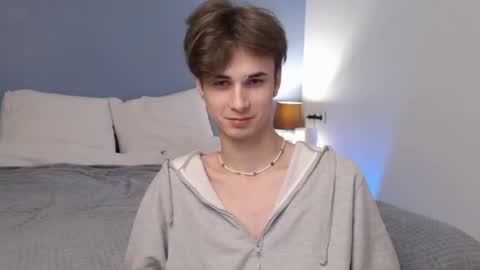 Snapshot of lucacharm chatting on February 26, 10:36 pm lucacharm online show from February 26, 10:36 pm