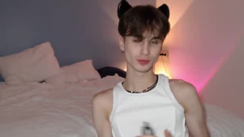 Snapshot of lucacharm chatting on January 7, 12:24 am lucacharm online show from January 7, 12:24 am