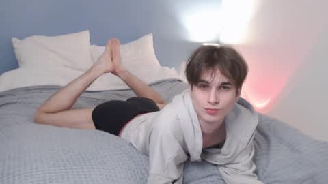 Snapshot of lucacharm chatting on March 3, 2:15 am lucacharm online show from March 3, 2:15 am