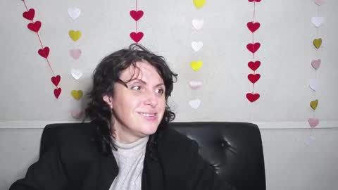 Snapshot of luciami chatting on February 1, 6:40 pm LuciaMi online show from February 1, 6:40 pm