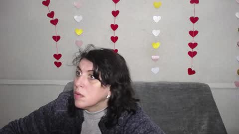Snapshot of luciami chatting on February 16, 5:59 am LuciaMi online show from February 16, 5:59 am