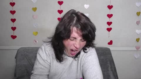 Snapshot of luciami chatting on February 26, 12:20 am LuciaMi online show from February 26, 12:20 am