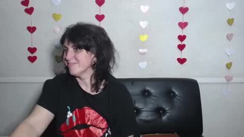 Snapshot of luciami chatting on February 9, 3:23 pm LuciaMi online show from February 9, 3:23 pm