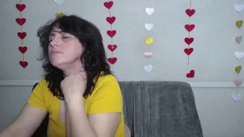 Snapshot of luciami chatting on February 25, 9:15 pm LuciaMi online show from February 25, 9:15 pm