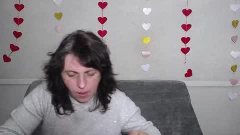 Snapshot of luciami chatting on February 26, 3:25 am LuciaMi online show from February 26, 3:25 am