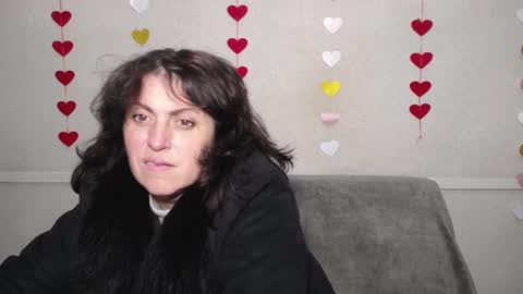 Snapshot of luciami chatting on February 28, 2:09 am LuciaMi online show from February 28, 2:09 am