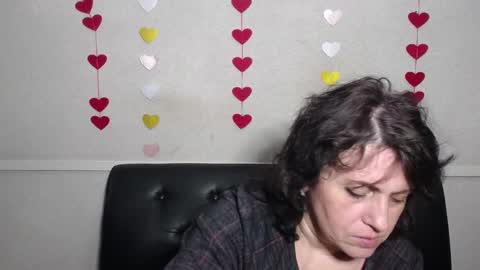Snapshot of luciami chatting on February 7, 9:05 am LuciaMi online show from February 7, 9:05 am