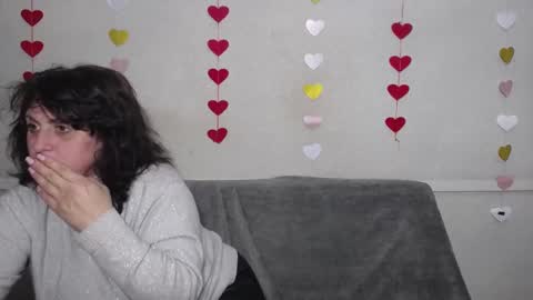 Snapshot of luciami chatting on February 28, 9:44 pm LuciaMi online show from February 28, 9:44 pm
