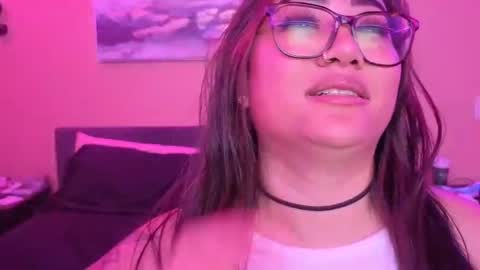 luckylee1992 online show from September 18, 3:43 am